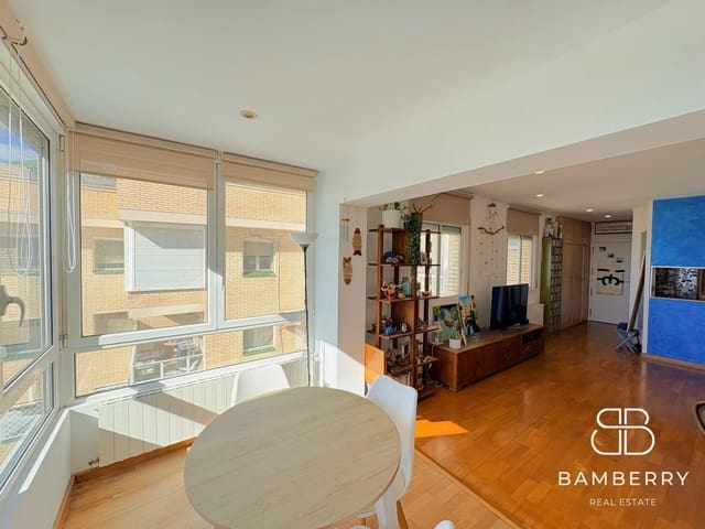 2 sovrum Takvåning till salu i Castelldefels med pool - 695 000 € (Ref: 9645057)