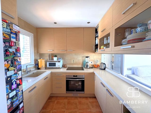 2 soveværelse Penthouse til salg i Castelldefels med swimmingpool - € 695.000 (Ref: 9645057)