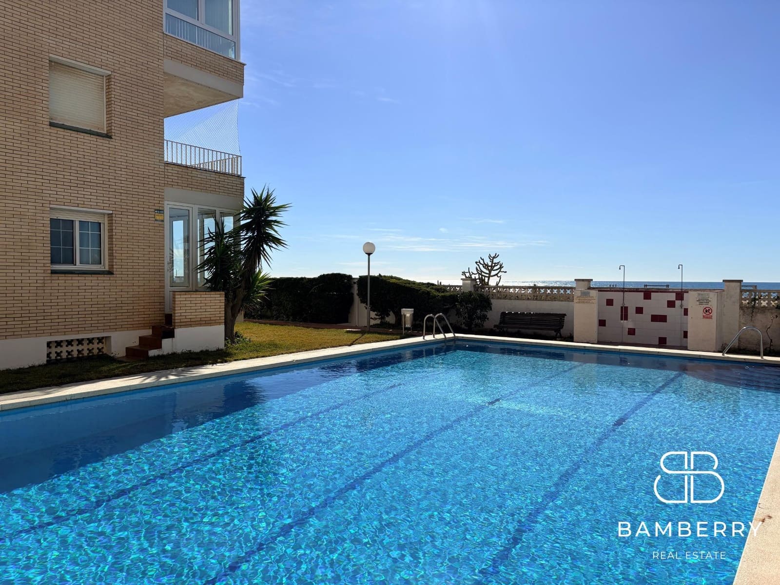 2 bedroom Penthouse for sale in Castelldefels with pool - € 695,000 (Ref: 9645057)