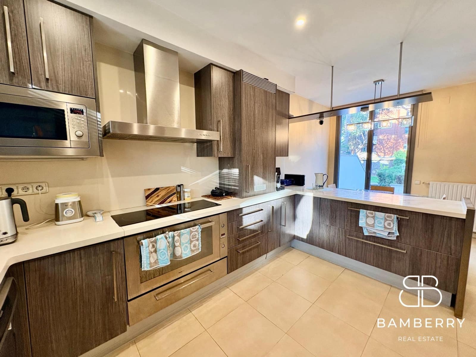 5 bedroom Townhouse for sale in Gava - € 1,390,000 (Ref: 9788429)