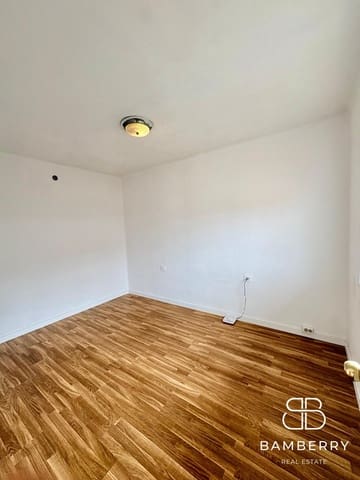 4 bedroom Flat for sale in Premià de Mar - € 139,500 (Ref: 9825278)