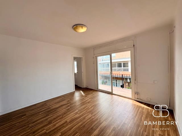 4 bedroom Flat for sale in Premià de Mar - € 139,500 (Ref: 9825278)