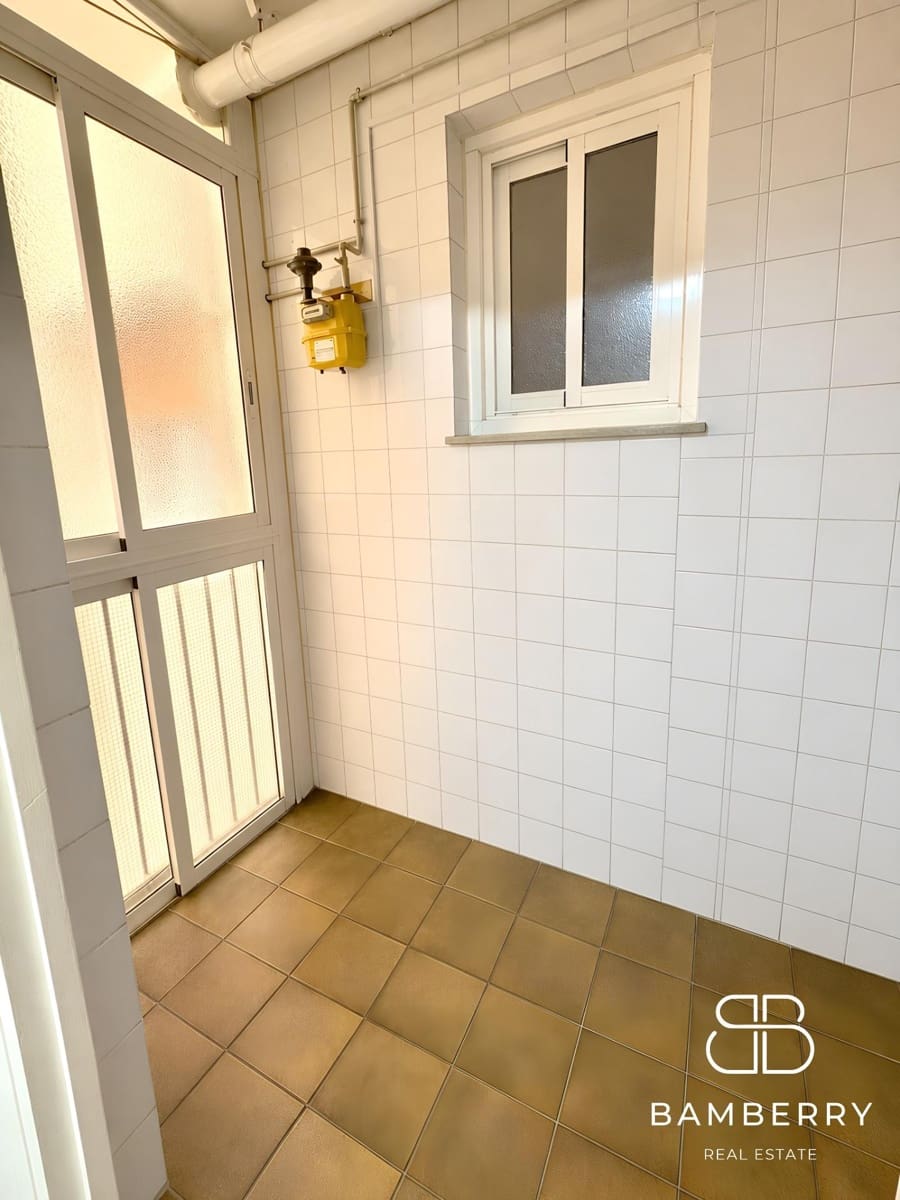 4 bedroom Flat for sale in El Prat de Llobregat - € 360,000 (Ref: 9890414)