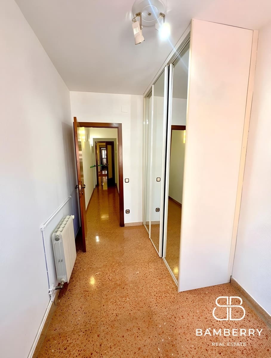 4 bedroom Flat for sale in El Prat de Llobregat - € 360,000 (Ref: 9890414)