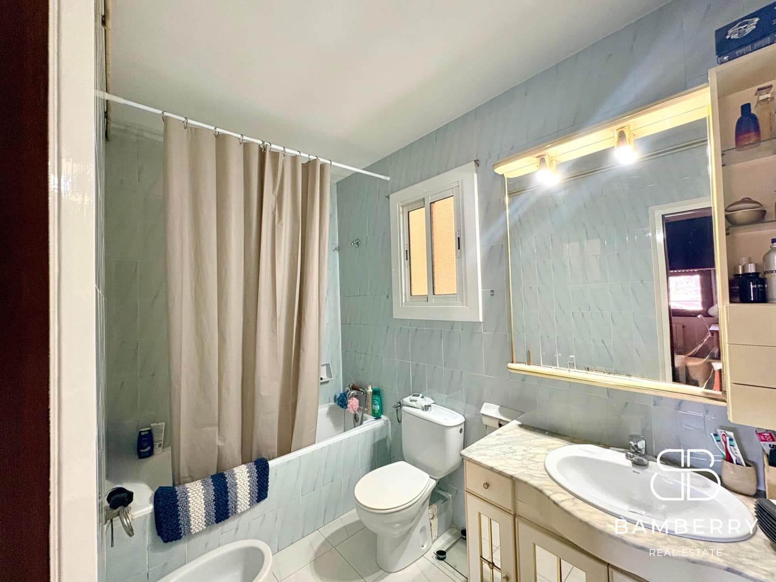 4 bedroom Flat for sale in El Prat de Llobregat - € 360,000 (Ref: 9890414)