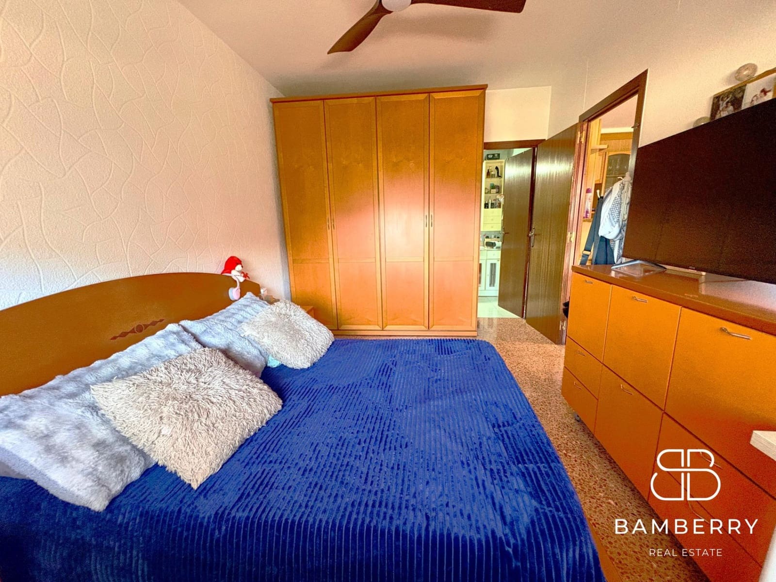 4 bedroom Flat for sale in El Prat de Llobregat - € 360,000 (Ref: 9890414)