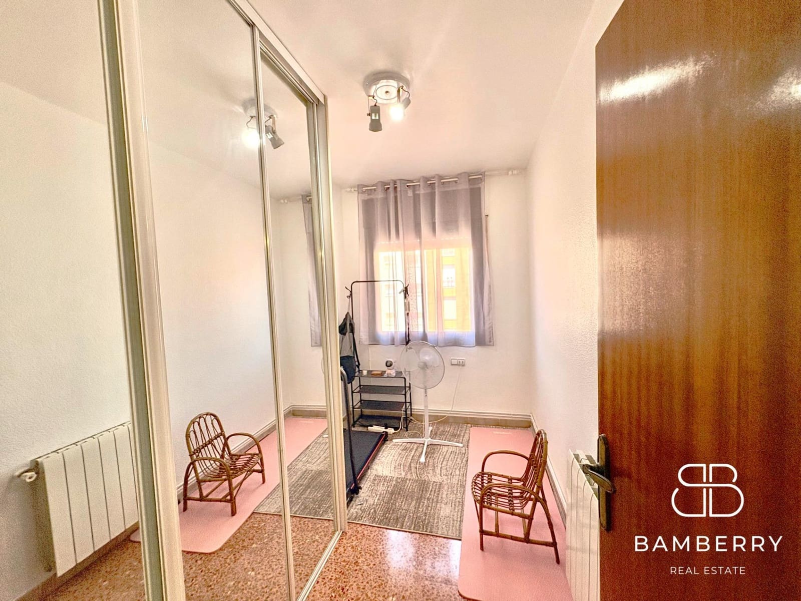 4 bedroom Flat for sale in El Prat de Llobregat - € 360,000 (Ref: 9890414)