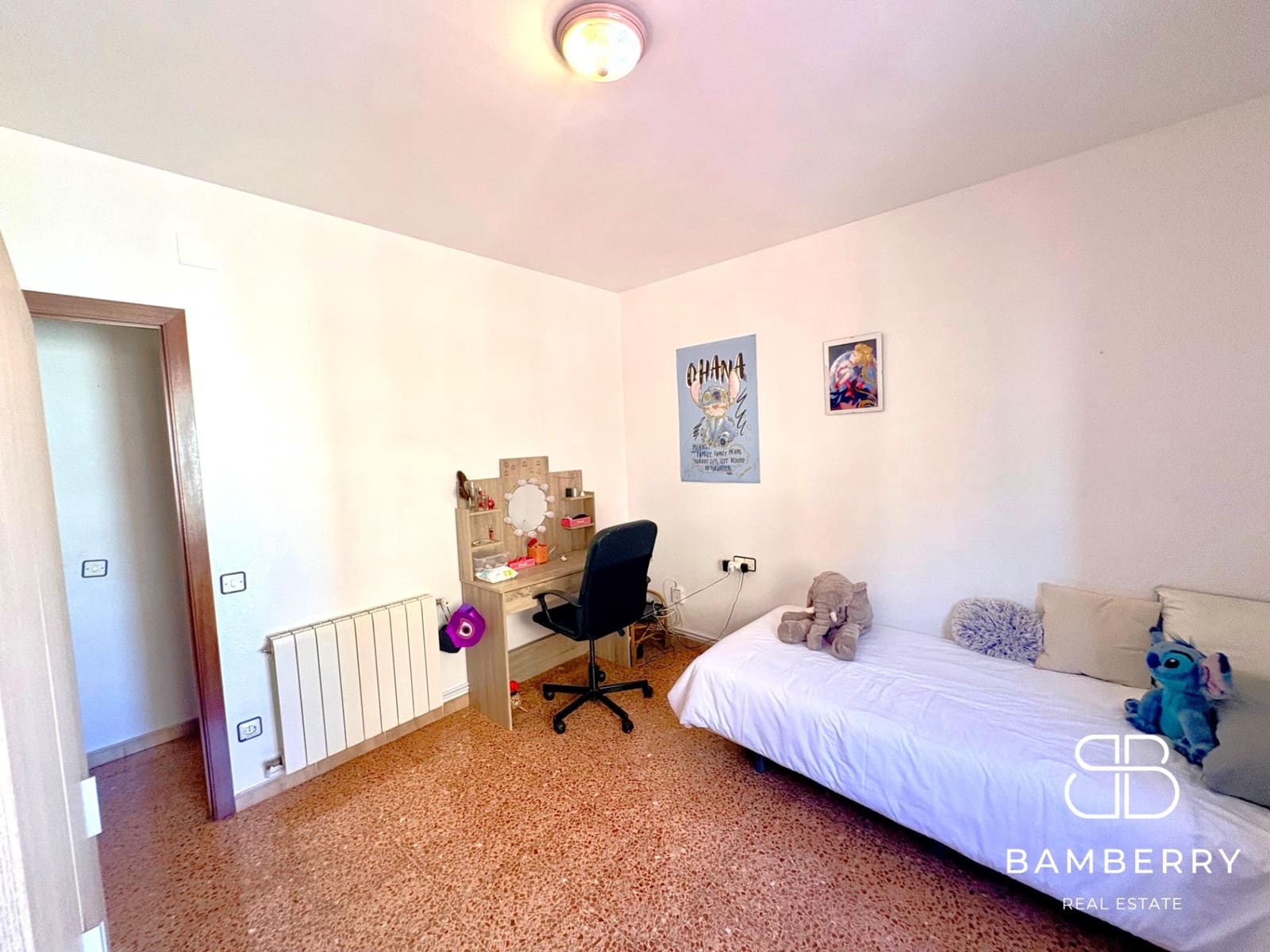 4 bedroom Flat for sale in El Prat de Llobregat - € 360,000 (Ref: 9890414)
