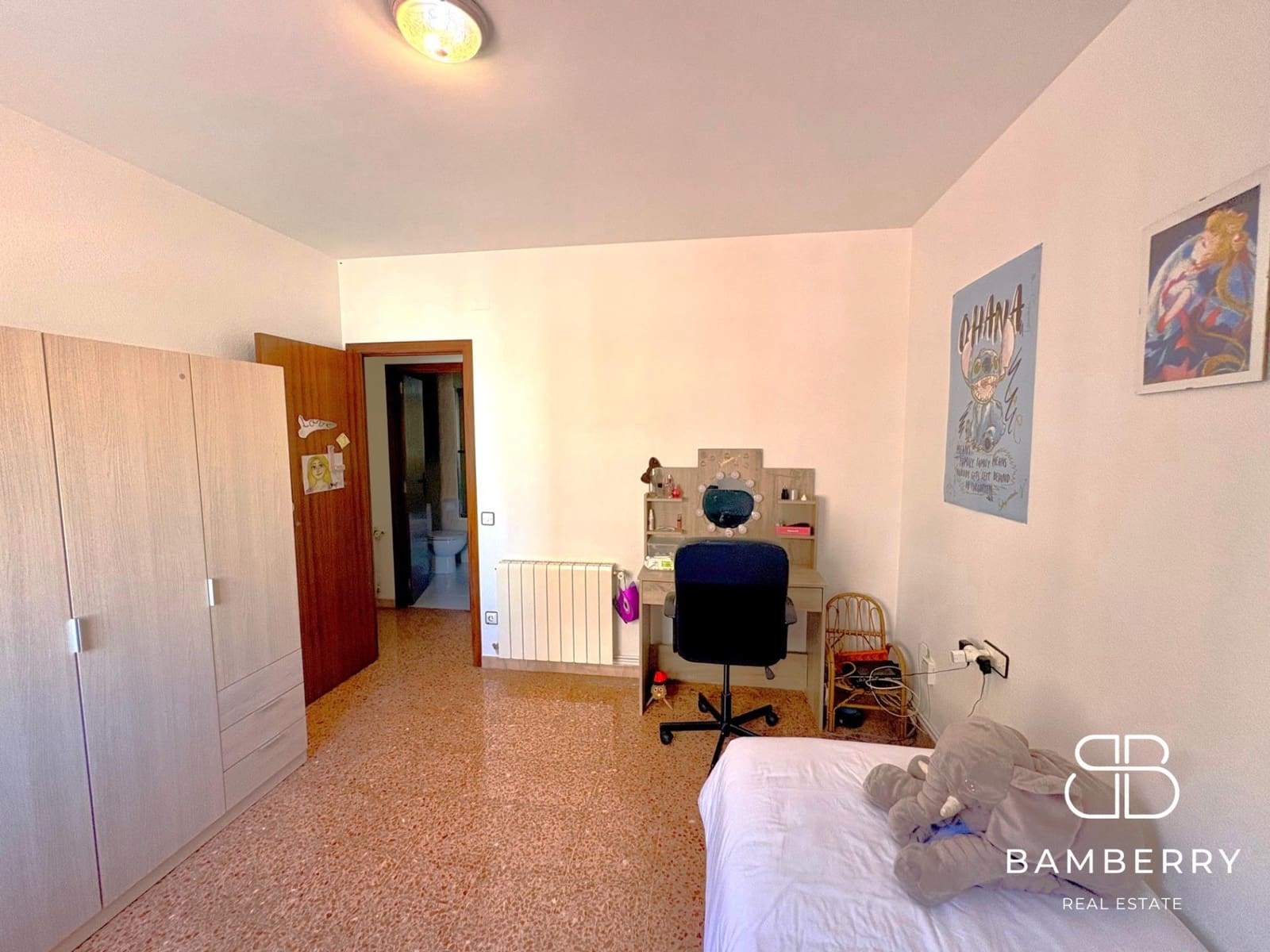 4 bedroom Flat for sale in El Prat de Llobregat - € 360,000 (Ref: 9890414)