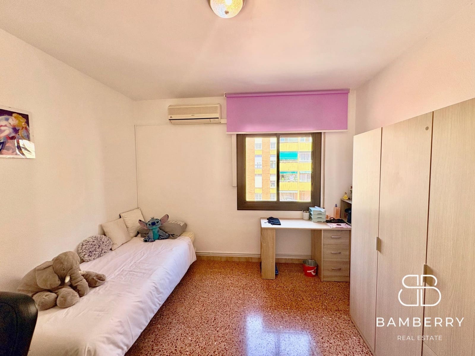 4 bedroom Flat for sale in El Prat de Llobregat - € 360,000 (Ref: 9890414)