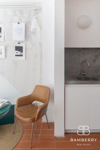 Commercial for rent in La Vila de Gràcia, Barcelona city - € 1,200 (Ref: 9966684)