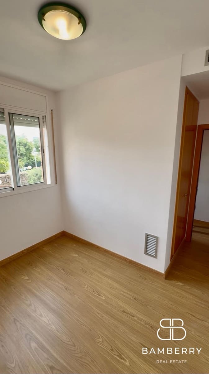 4 makuuhuone Asunto myytävänä paikassa Castelldefels mukana uima-altaan - 590 000 € (Ref: 9966685)