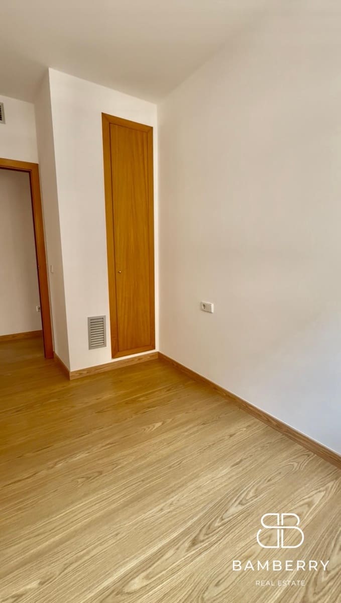 4 makuuhuone Asunto myytävänä paikassa Castelldefels mukana uima-altaan - 590 000 € (Ref: 9966685)