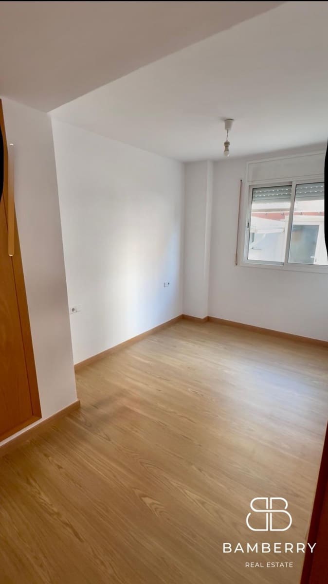 4 makuuhuone Asunto myytävänä paikassa Castelldefels mukana uima-altaan - 590 000 € (Ref: 9966685)