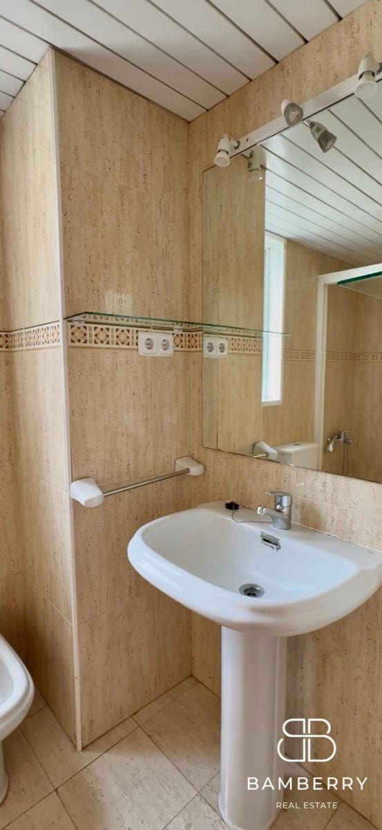 4 makuuhuone Asunto myytävänä paikassa Castelldefels mukana uima-altaan - 590 000 € (Ref: 9966685)