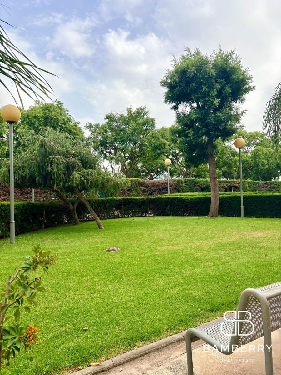 4 makuuhuone Asunto myytävänä paikassa Castelldefels mukana uima-altaan - 590 000 € (Ref: 9966685)