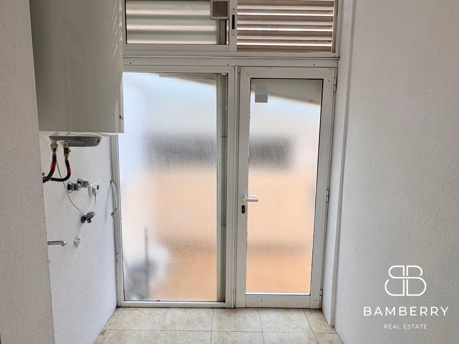 4 makuuhuone Asunto myytävänä paikassa Castelldefels mukana uima-altaan - 590 000 € (Ref: 9966685)