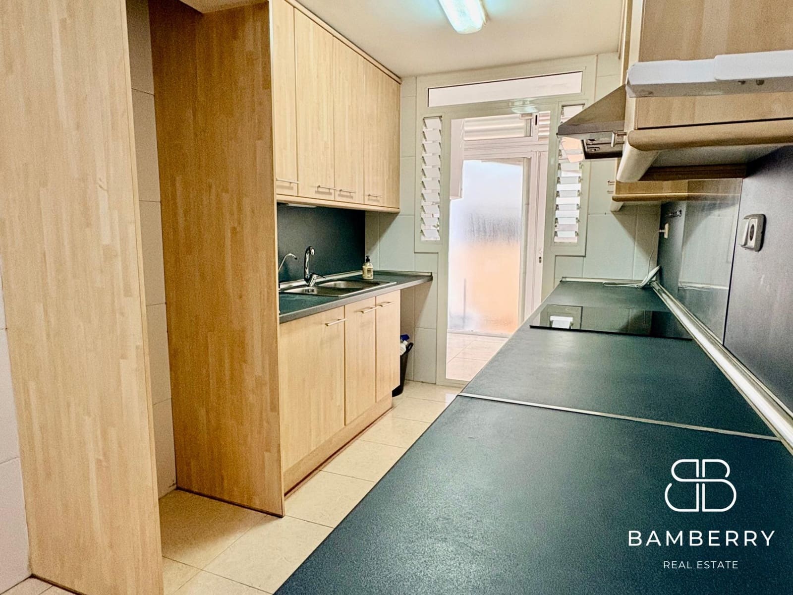 4 makuuhuone Asunto myytävänä paikassa Castelldefels mukana uima-altaan - 590 000 € (Ref: 9966685)