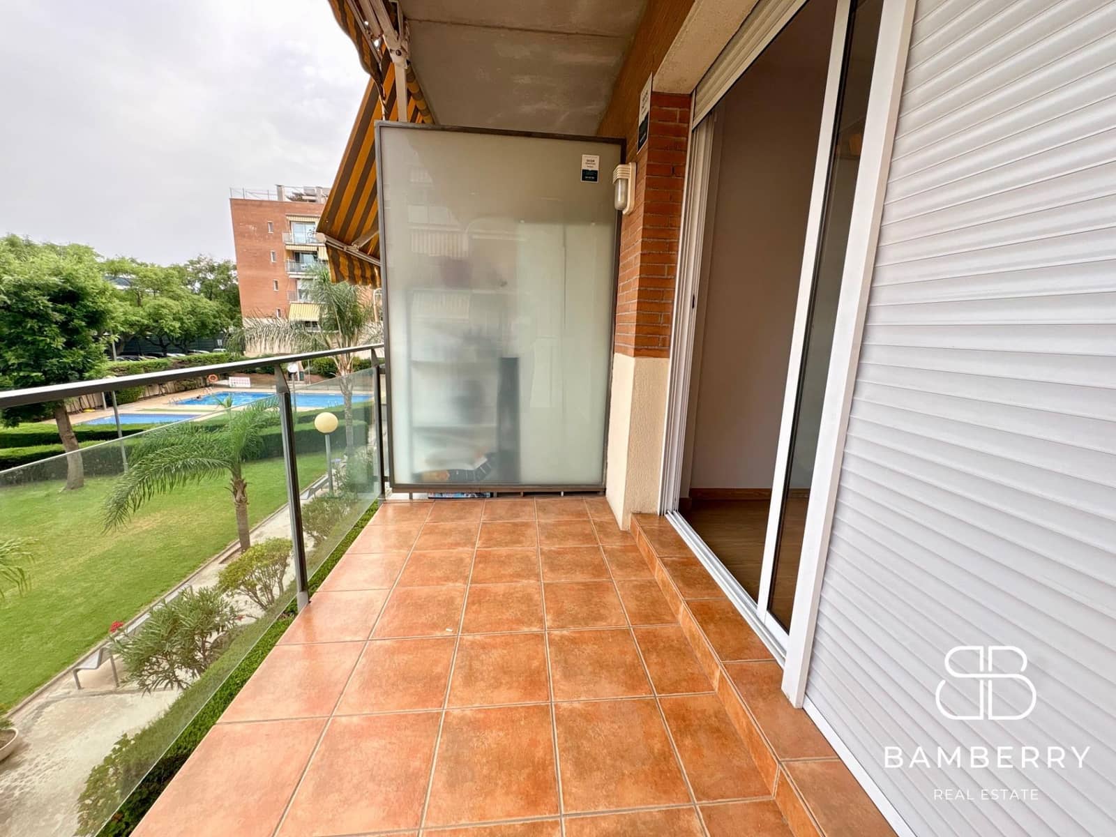 4 makuuhuone Asunto myytävänä paikassa Castelldefels mukana uima-altaan - 590 000 € (Ref: 9966685)
