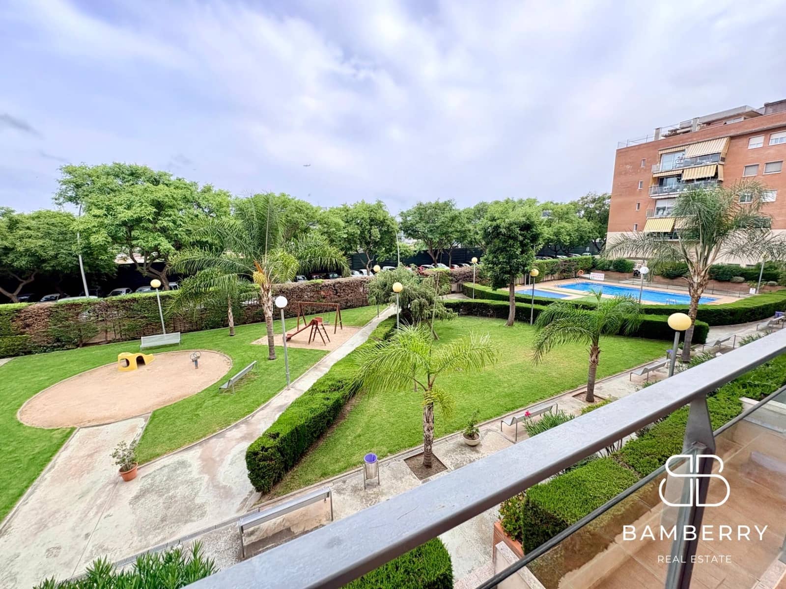 4 makuuhuone Asunto myytävänä paikassa Castelldefels mukana uima-altaan - 590 000 € (Ref: 9966685)