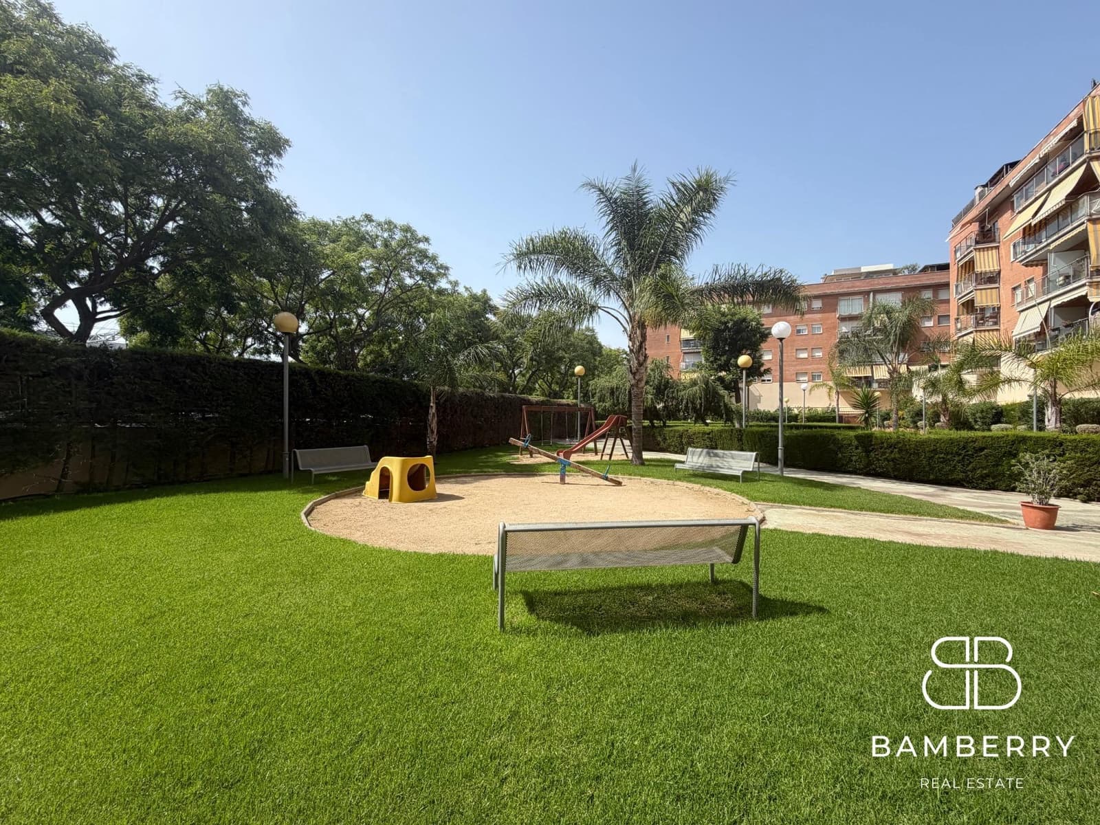 4 makuuhuone Asunto myytävänä paikassa Castelldefels mukana uima-altaan - 590 000 € (Ref: 9966685)
