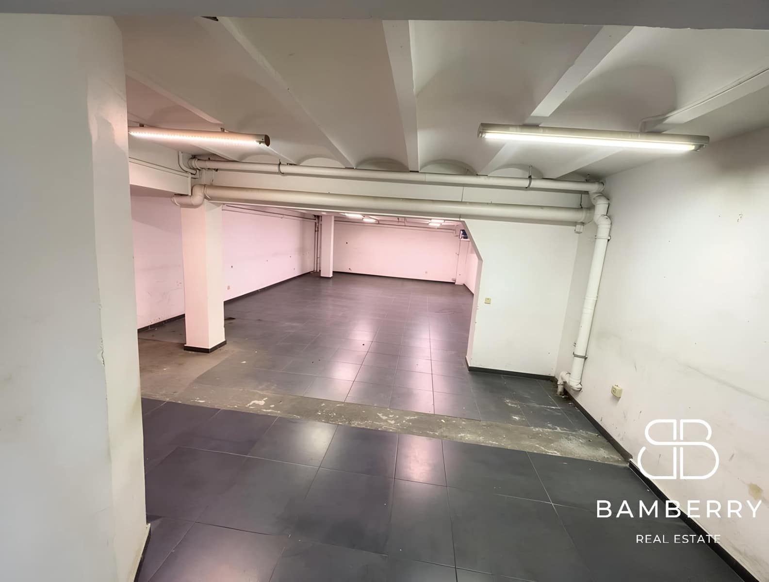 1 bedroom Commercial for sale in Premia de Mar - € 155,000 (Ref: 9986912)