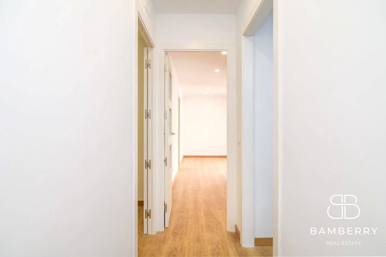 2 slaapkamer Flat te koop in Sant Boi de Llobregat - € 249.000 (Ref: 9998846)