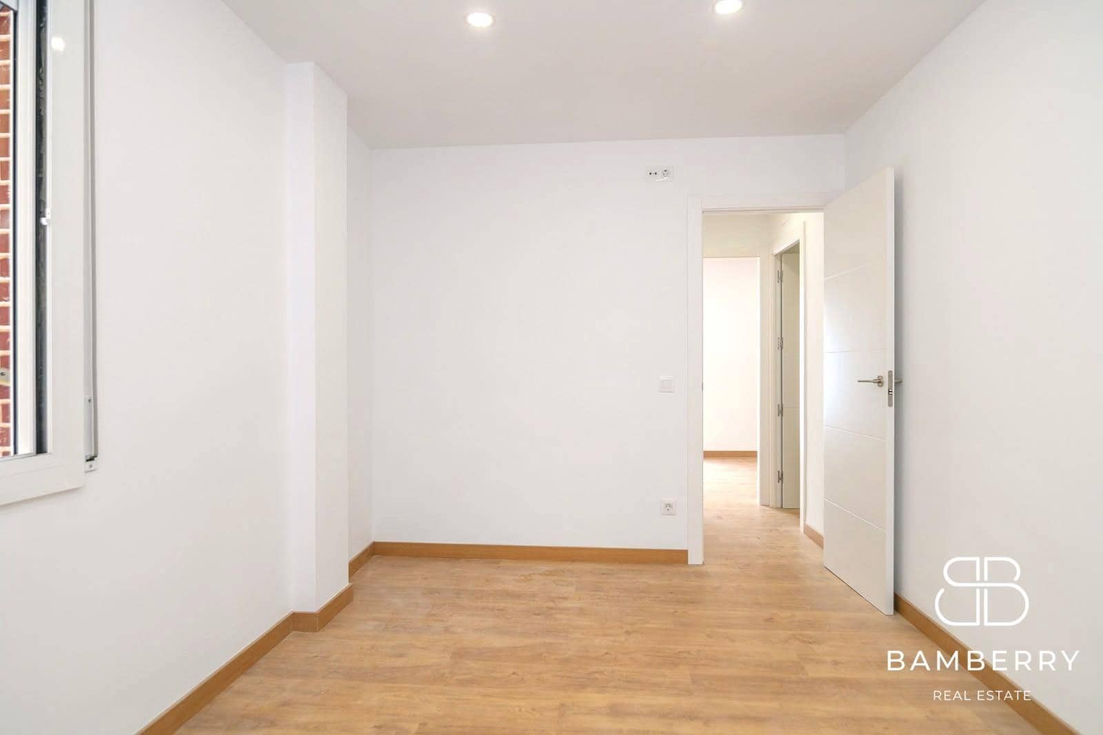 2 slaapkamer Flat te koop in Sant Boi de Llobregat - € 249.000 (Ref: 9998846)
