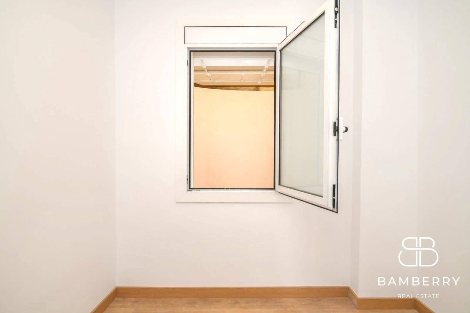 2 slaapkamer Flat te koop in Sant Boi de Llobregat - € 249.000 (Ref: 9998846)