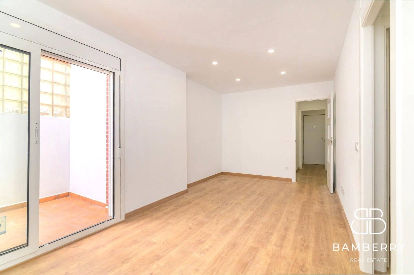2 slaapkamer Flat te koop in Sant Boi de Llobregat - € 249.000 (Ref: 9998846)