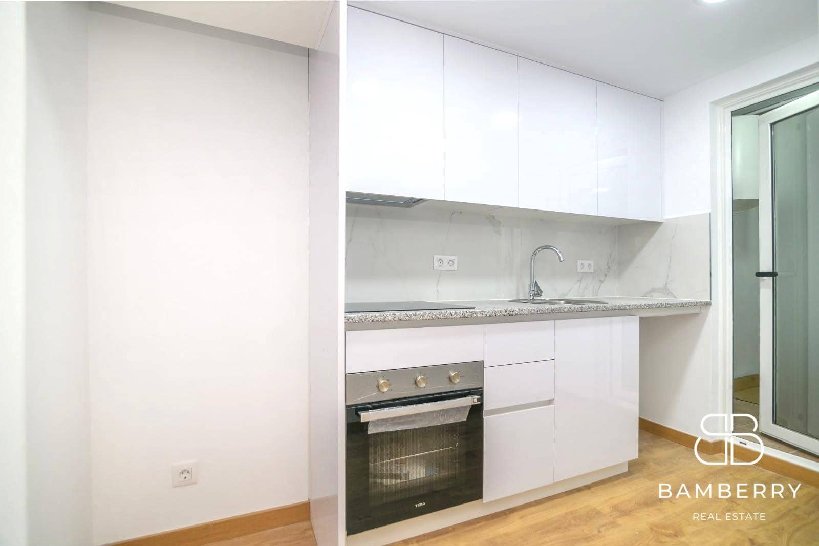 2 slaapkamer Flat te koop in Sant Boi de Llobregat - € 249.000 (Ref: 9998846)
