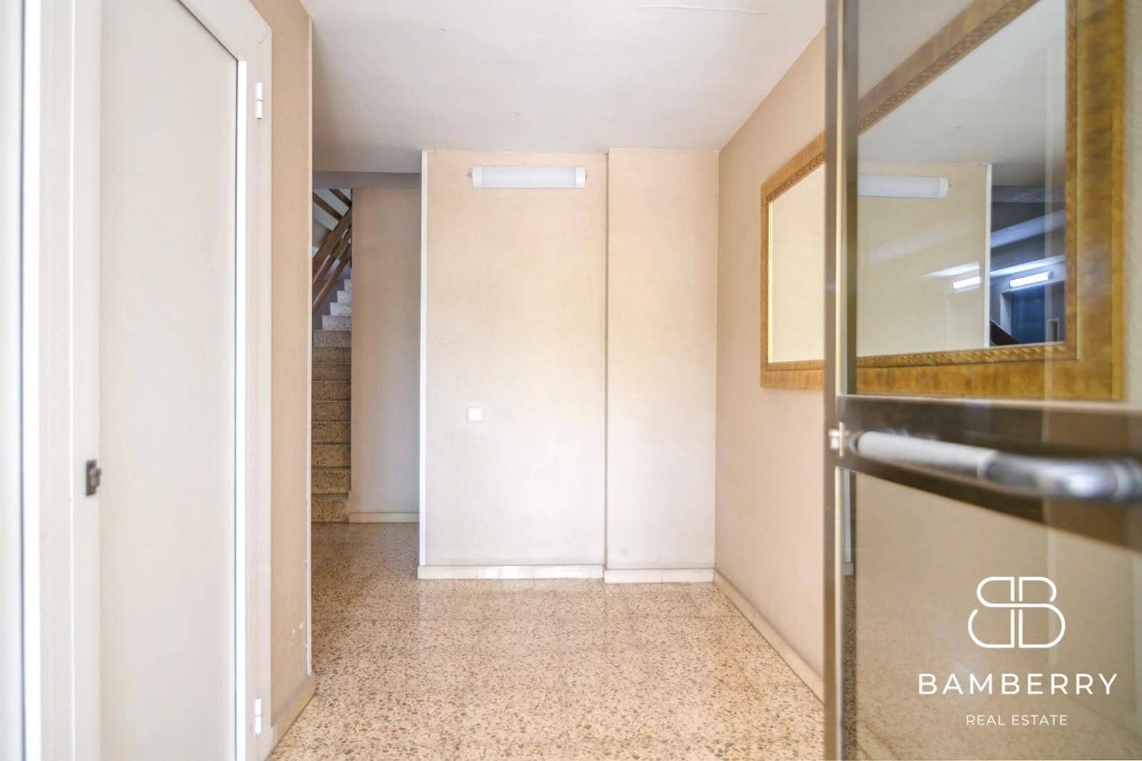 2 slaapkamer Flat te koop in Sant Boi de Llobregat - € 249.000 (Ref: 9998846)