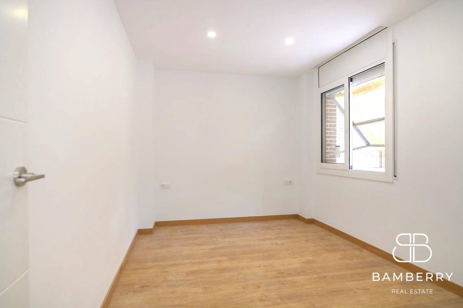 2 slaapkamer Flat te koop in Sant Boi de Llobregat - € 249.000 (Ref: 9998846)