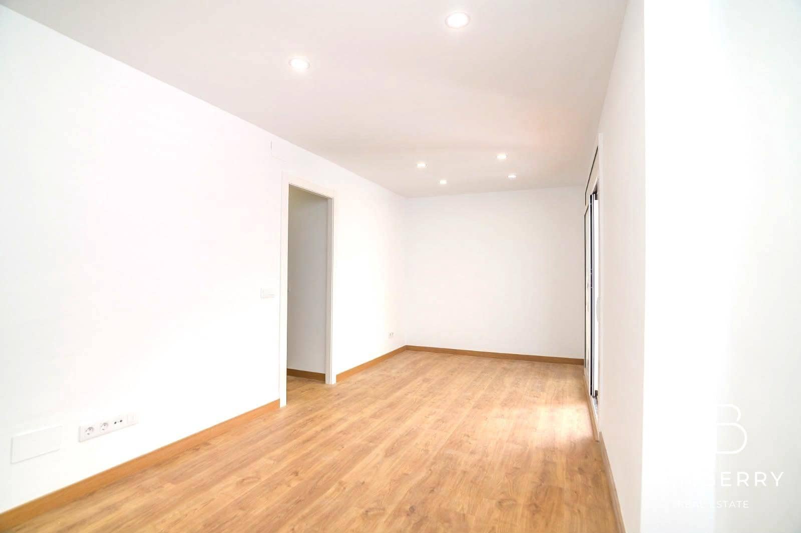 2 slaapkamer Flat te koop in Sant Boi de Llobregat - € 249.000 (Ref: 9998846)