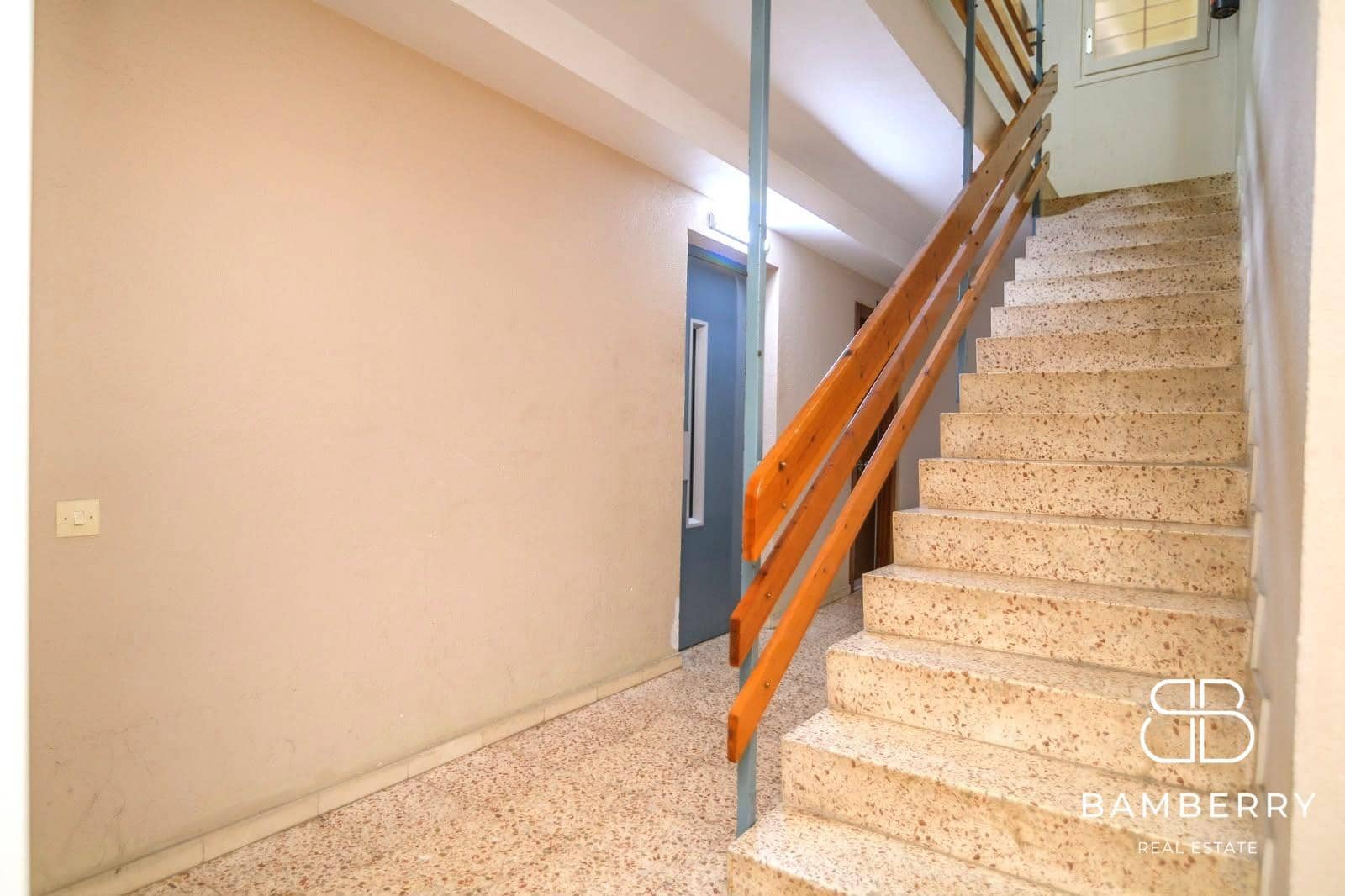 2 slaapkamer Flat te koop in Sant Boi de Llobregat - € 249.000 (Ref: 9998846)