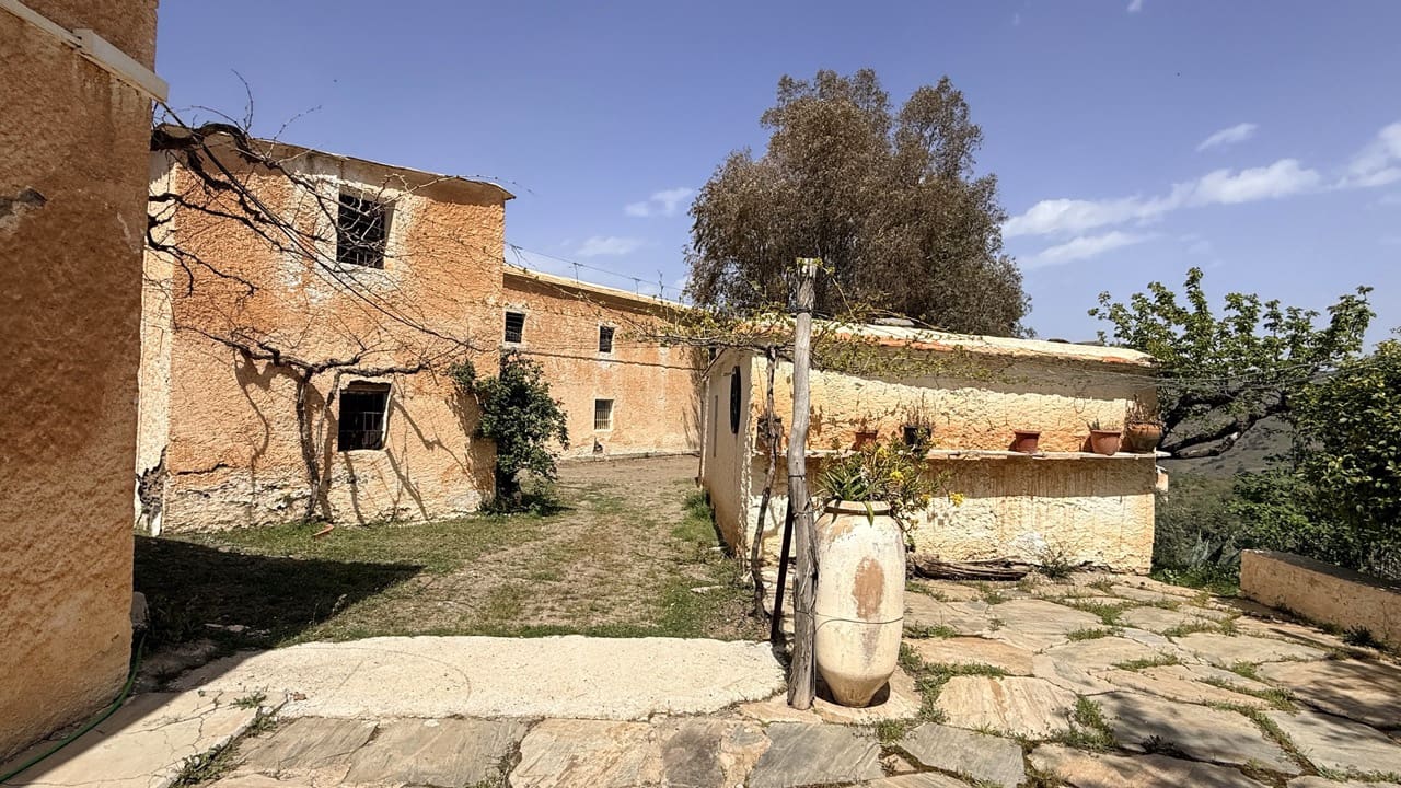 Finca/Country House for sale in Las Tres Villas - € 8,000,000 (Ref: 10007613)