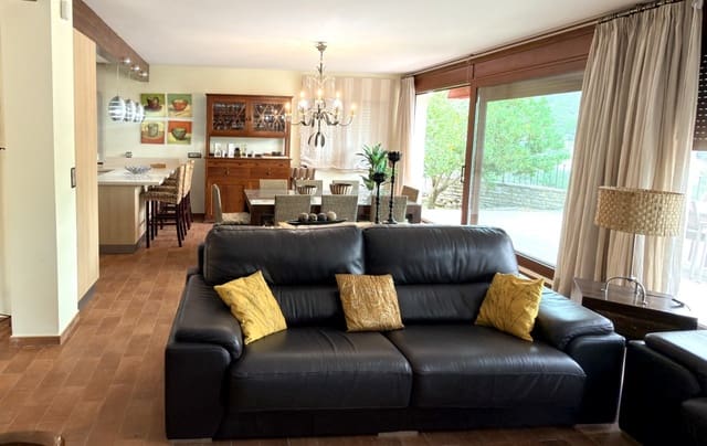 6 bedroom Finca/Country House for sale in Puebla de Don Fadrique with garage - € 950,000 (Ref: 10007698)