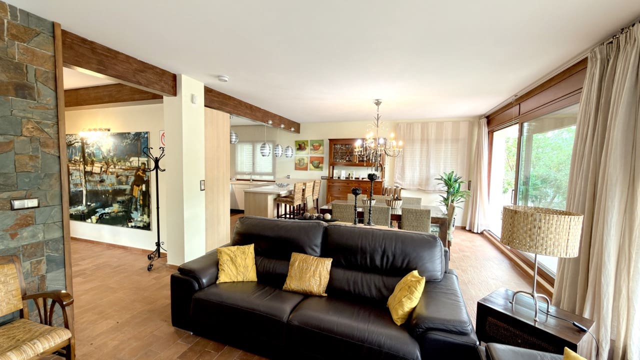 6 bedroom Finca/Country House for sale in Puebla de Don Fadrique with garage - € 950,000 (Ref: 10007698)