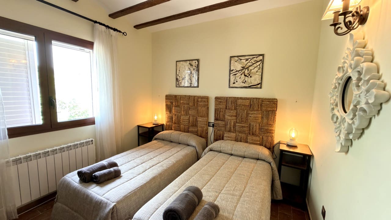 6 bedroom Finca/Country House for sale in Puebla de Don Fadrique with garage - € 950,000 (Ref: 10007698)
