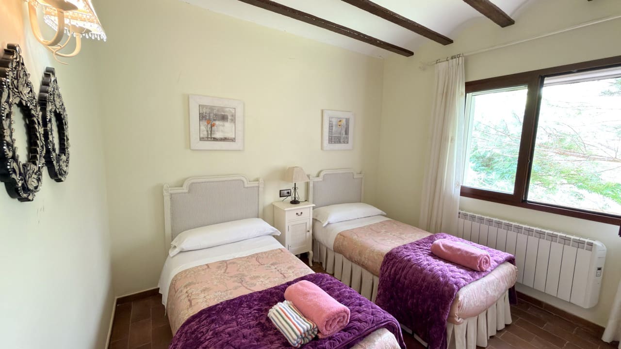 6 bedroom Finca/Country House for sale in Puebla de Don Fadrique with garage - € 950,000 (Ref: 10007698)