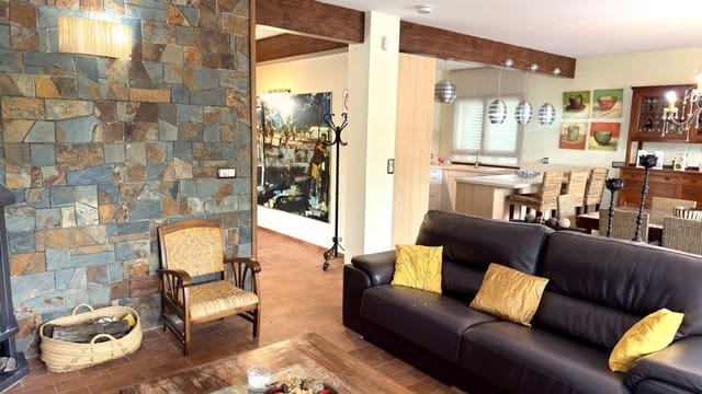 6 bedroom Finca/Country House for sale in Puebla de Don Fadrique with garage - € 950,000 (Ref: 10007698)