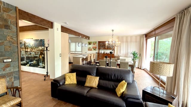 6 bedroom Finca/Country House for sale in Puebla de Don Fadrique with garage - € 950,000 (Ref: 10007698)