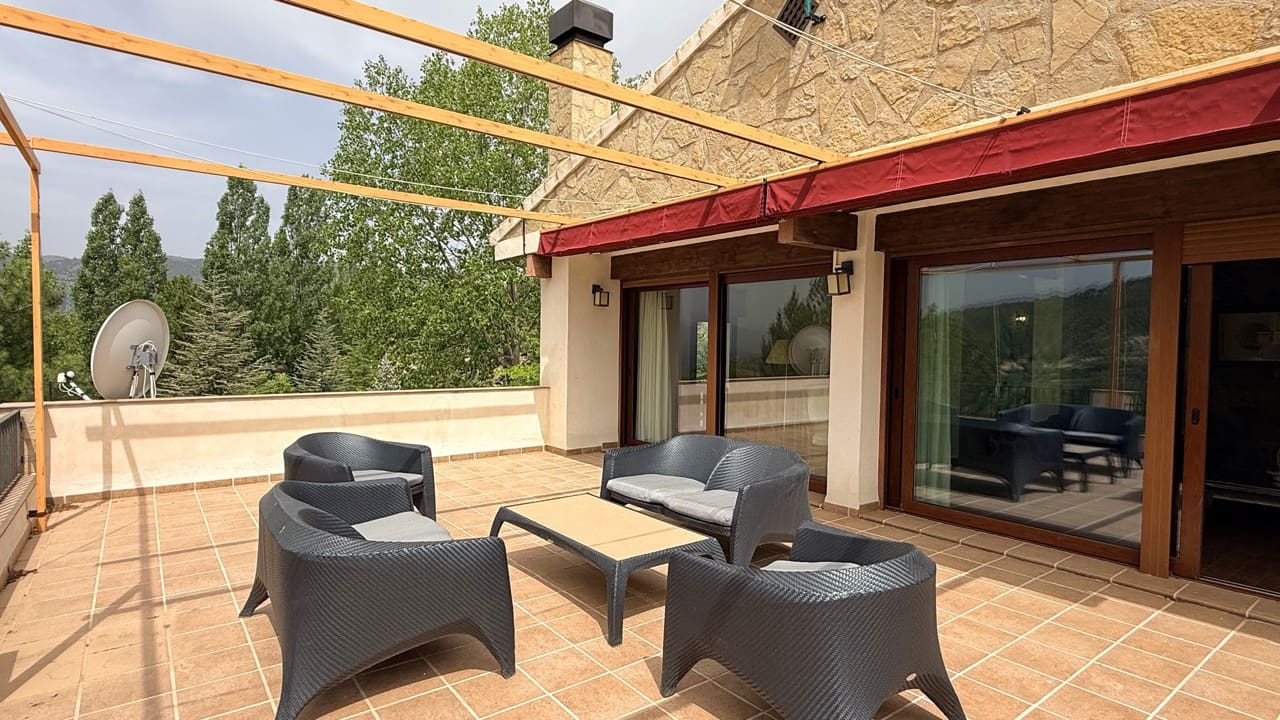6 bedroom Finca/Country House for sale in Puebla de Don Fadrique with garage - € 950,000 (Ref: 10007698)