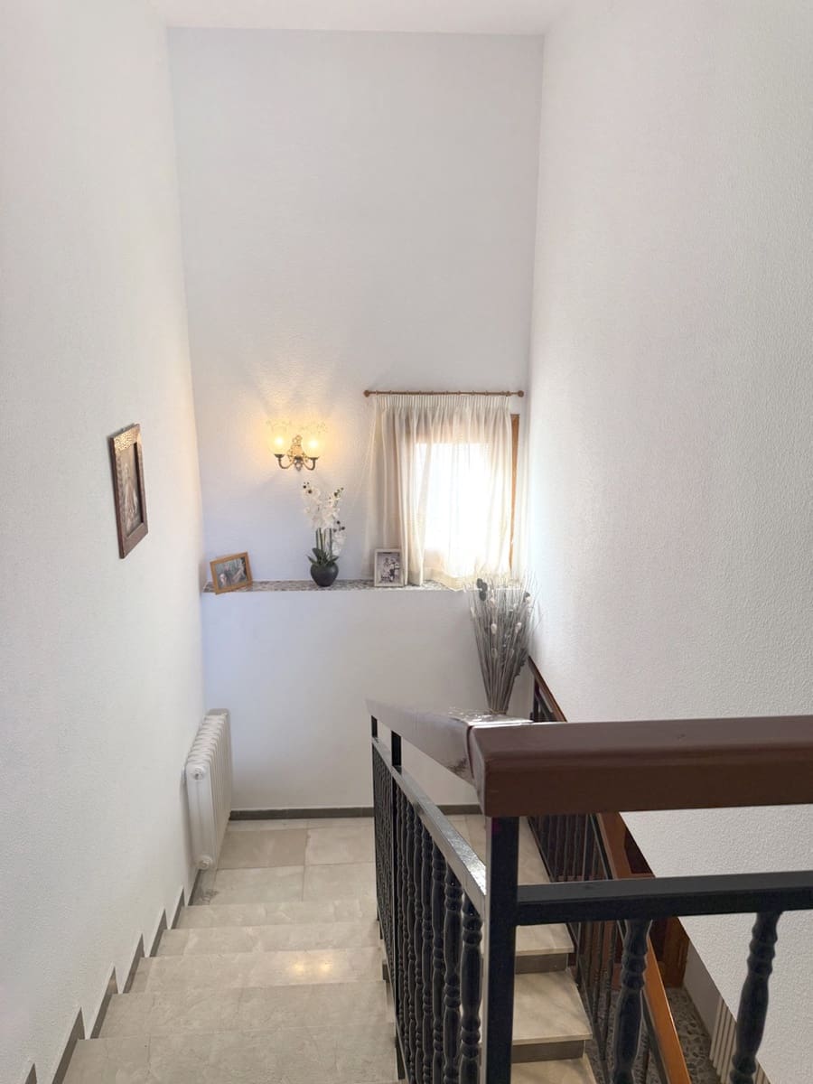 4 Zimmer Haus zu verkaufen in Colomera mit Garage - 120.000 € (Ref: 10007864)