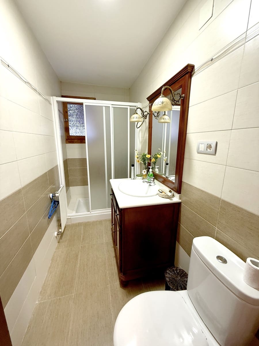 4 Zimmer Haus zu verkaufen in Colomera mit Garage - 120.000 € (Ref: 10007864)