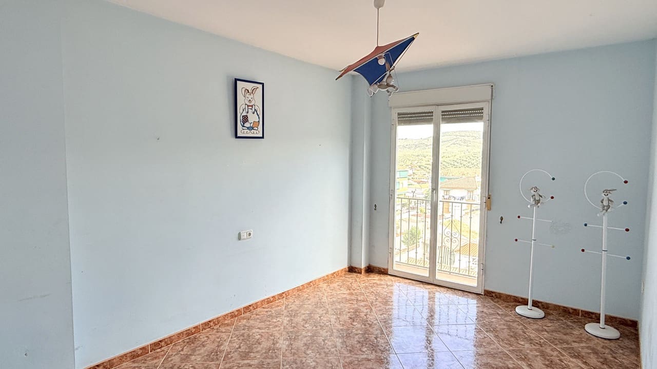 3 makuuhuone Omakotitalo myytävänä paikassa Montefrio - 85 000 € (Ref: 10008001)