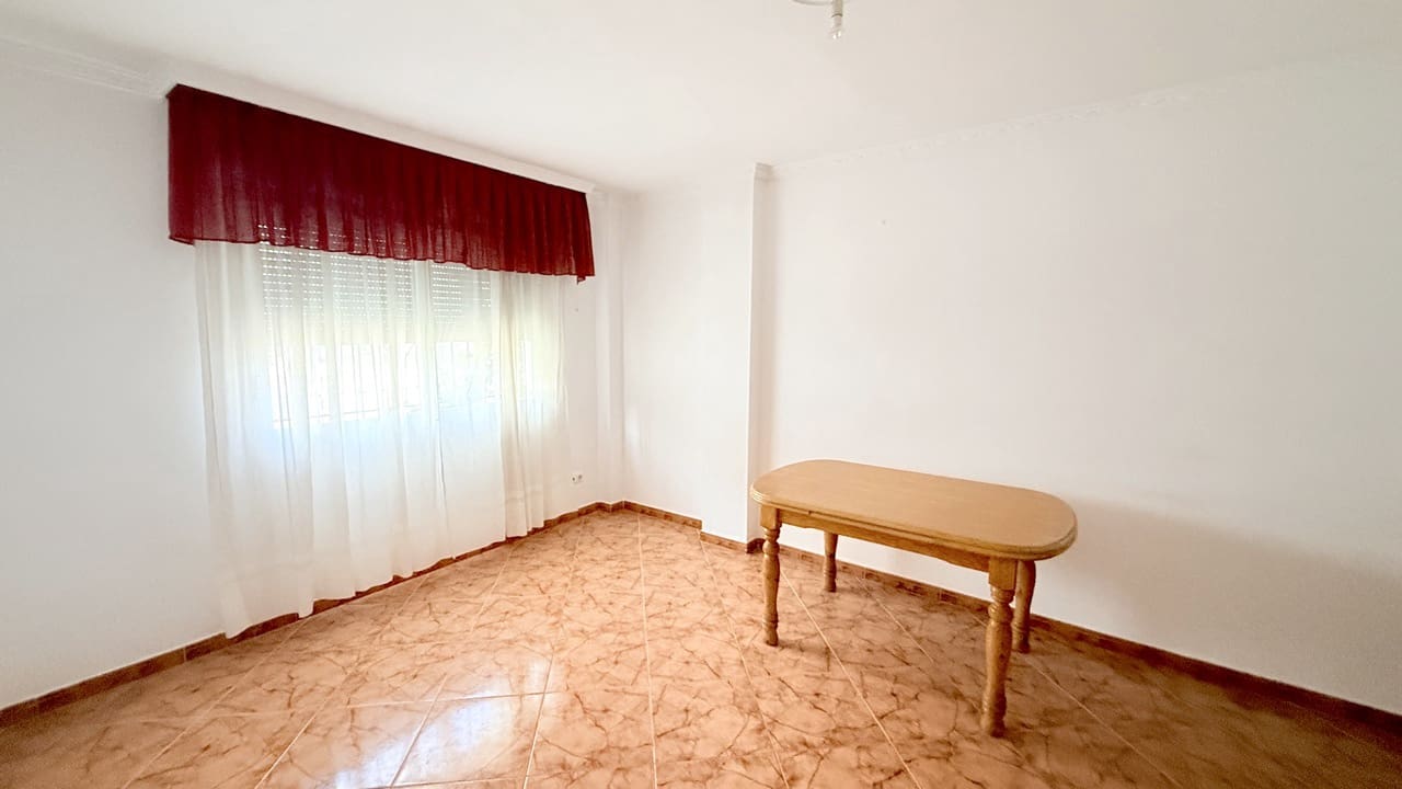 3 makuuhuone Omakotitalo myytävänä paikassa Montefrio - 85 000 € (Ref: 10008001)