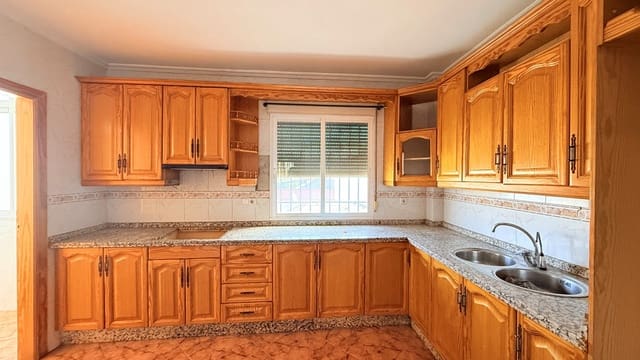 3 makuuhuone Omakotitalo myytävänä paikassa Montefrío - 85 000 € (Ref: 10008001)