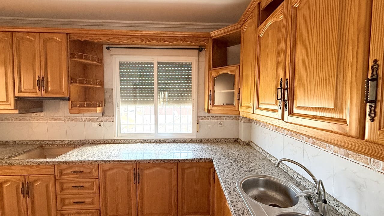 3 makuuhuone Omakotitalo myytävänä paikassa Montefrio - 85 000 € (Ref: 10008001)