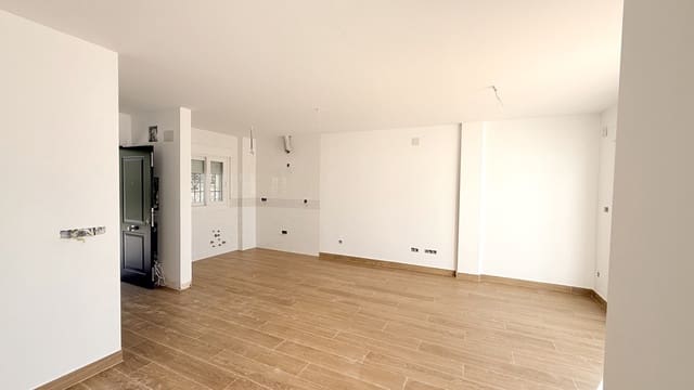 3 slaapkamer Rijtjeshuis te koop in Moclín met zwembad garage - € 130.000 (Ref: 10023072)